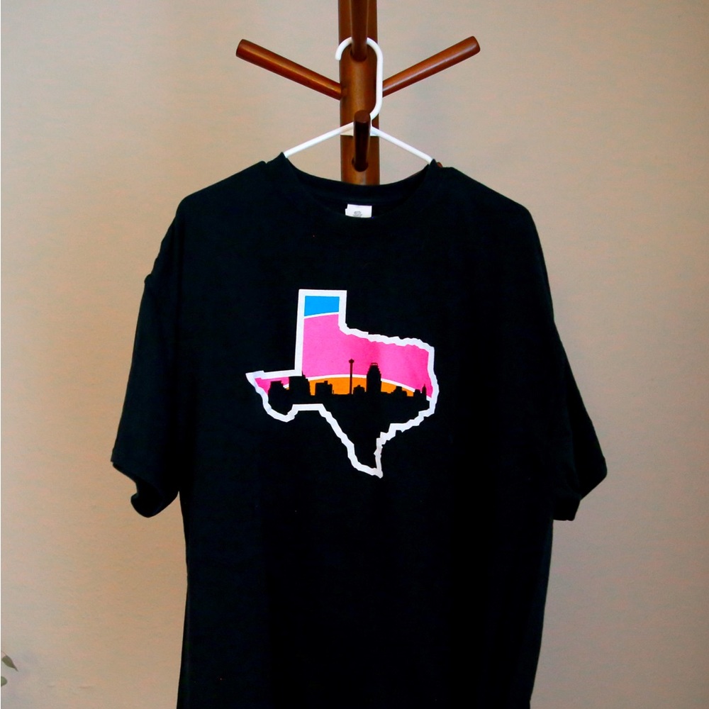 San Antonio Spurs Texas Fiesta Colors T-Shirt - Size XL